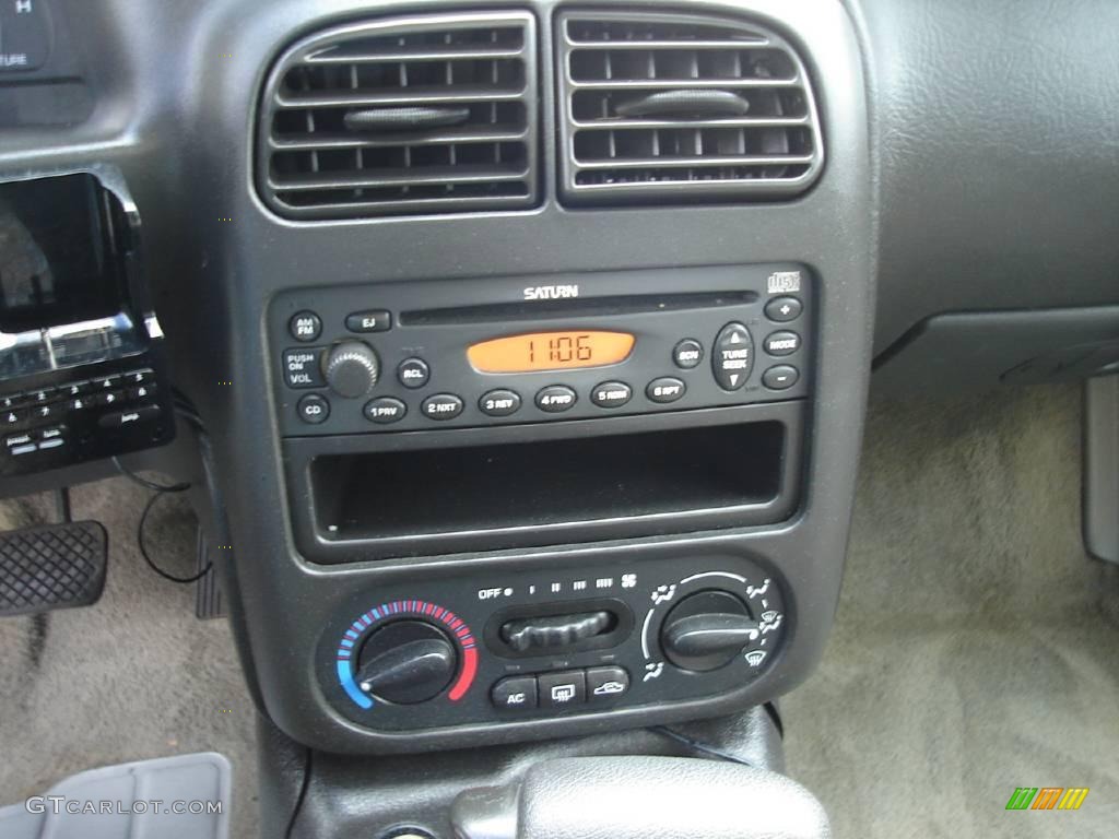 2001 Saturn S Series SL1 Sedan Controls Photo #6115199
