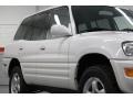 Natural White - RAV4 4WD Photo No. 9