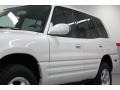 Natural White - RAV4 4WD Photo No. 16