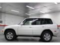 Natural White - RAV4 4WD Photo No. 17