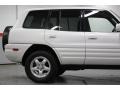 Natural White - RAV4 4WD Photo No. 32