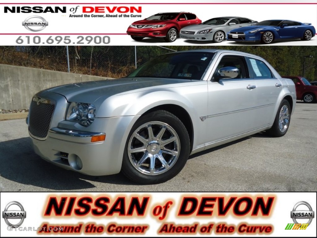 2005 300 C HEMI - Bright Silver Metallic / Dark Slate Gray/Light Graystone photo #1