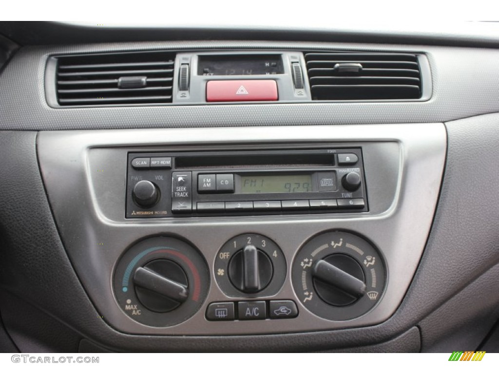 2004 Mitsubishi Lancer OZ Rally Controls Photo #61158323