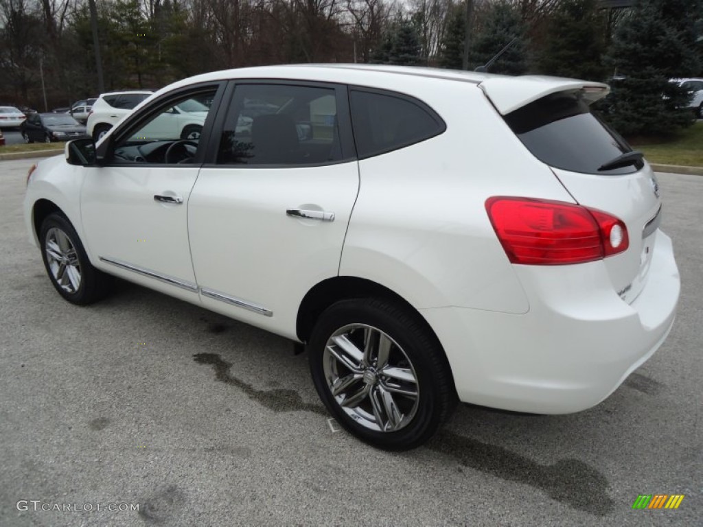 2011 Rogue S AWD Krom Edition - Pearl White / Black photo #9