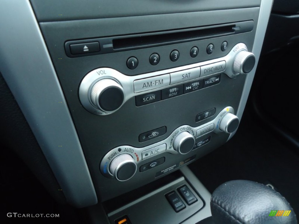 2011 Nissan Murano SL AWD Controls Photo #61161614