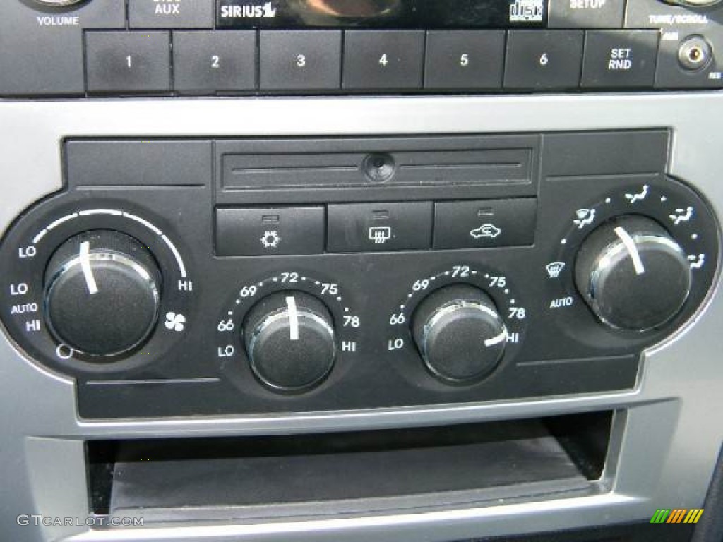 2010 Chrysler 300 Touring Controls Photo #61163138