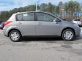 Magnetic Gray Metallic - Versa 1.8 S Hatchback Photo No. 6