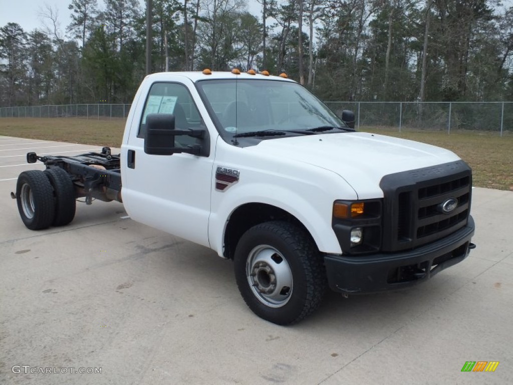 2008 F350 Super Duty XL Regular Cab Chassis Commercial - Oxford White / Medium Stone photo #1