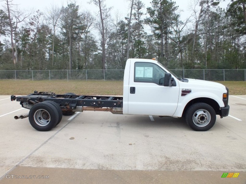Oxford White 2008 Ford F350 Super Duty XL Regular Cab Chassis Commercial Exterior Photo #61168288