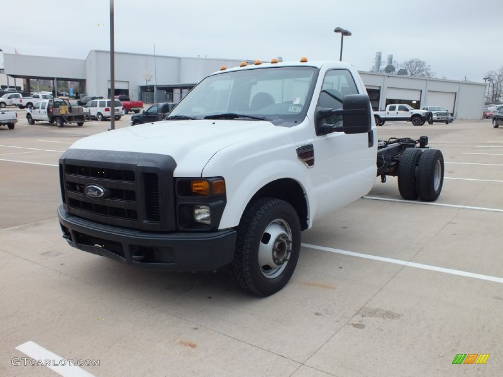 Oxford White 2008 Ford F350 Super Duty XL Regular Cab Chassis Commercial Exterior Photo #61168315