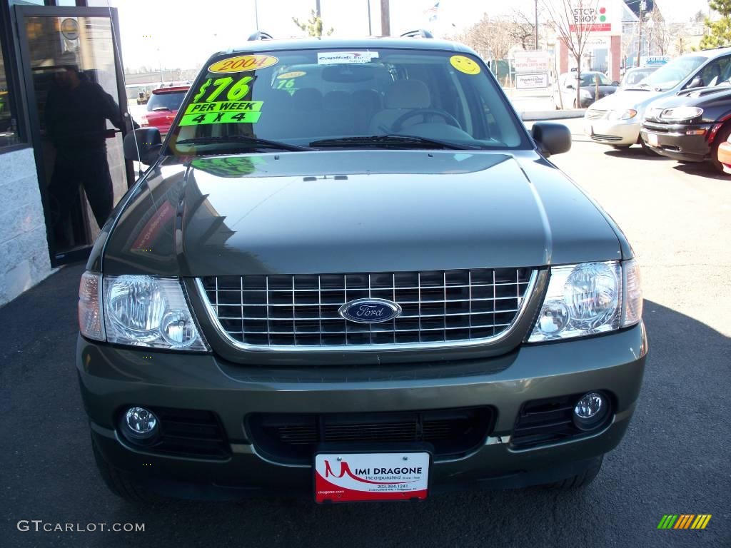 2004 Explorer XLT 4x4 - Estate Green Metallic / Medium Parchment photo #2