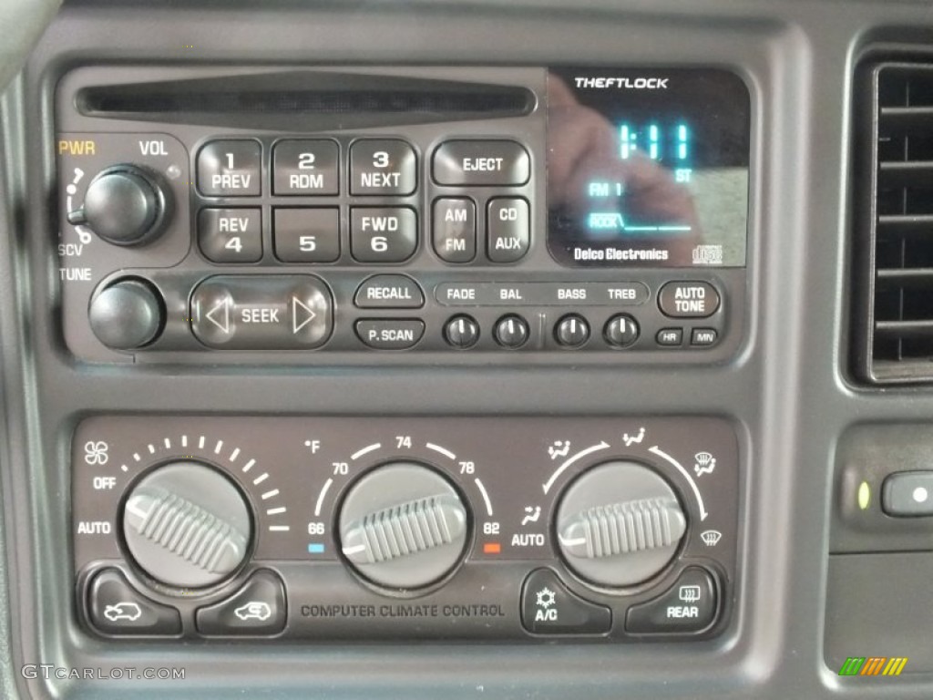 2000 Chevrolet Suburban 1500 LT Controls Photos