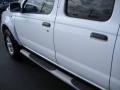Avalanche White - Frontier SE V6 Crew Cab Photo No. 9