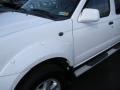 Avalanche White - Frontier SE V6 Crew Cab Photo No. 10
