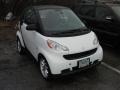 Crystal White 2009 Smart fortwo pure coupe