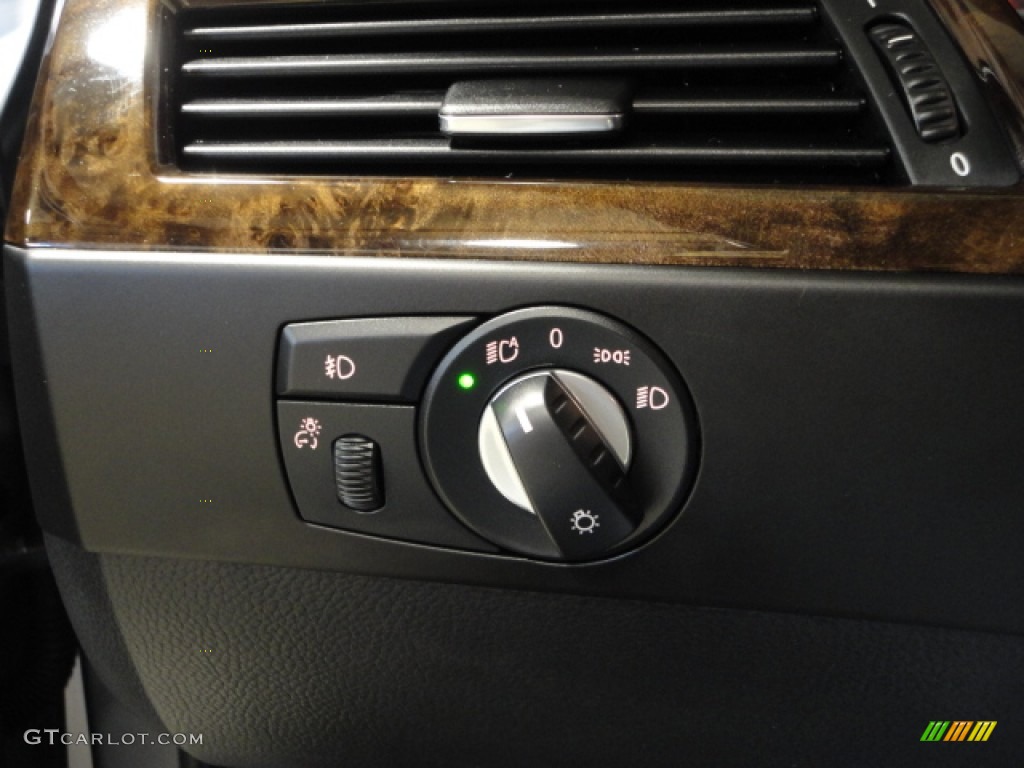 2009 BMW 5 Series 535xi Sports Wagon Controls Photo #61173280