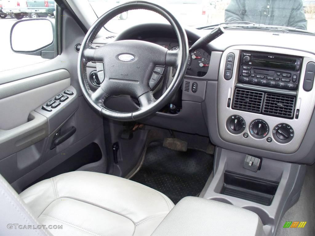 2004 Explorer XLT 4x4 - Dark Blue Pearl Metallic / Graphite photo #13