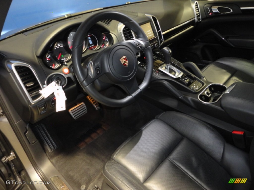Black Interior 2011 Porsche Cayenne S Photo #61174057