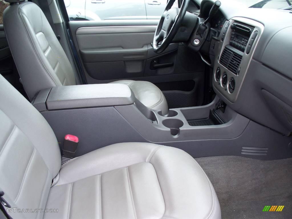 2004 Explorer XLT 4x4 - Dark Blue Pearl Metallic / Graphite photo #16