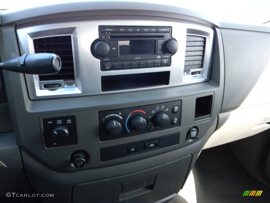 2007 Dodge Ram 3500 SLT Quad Cab 4x4 Utility Truck Controls Photo #61175460