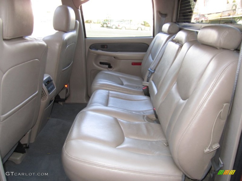 2004 Chevrolet Avalanche 1500 Z71 4x4 Rear Seat Photo #61175629