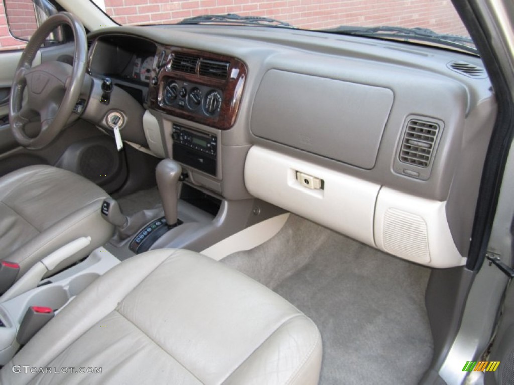 2003 Mitsubishi Montero Sport Limited 4x4 Dashboard Photos