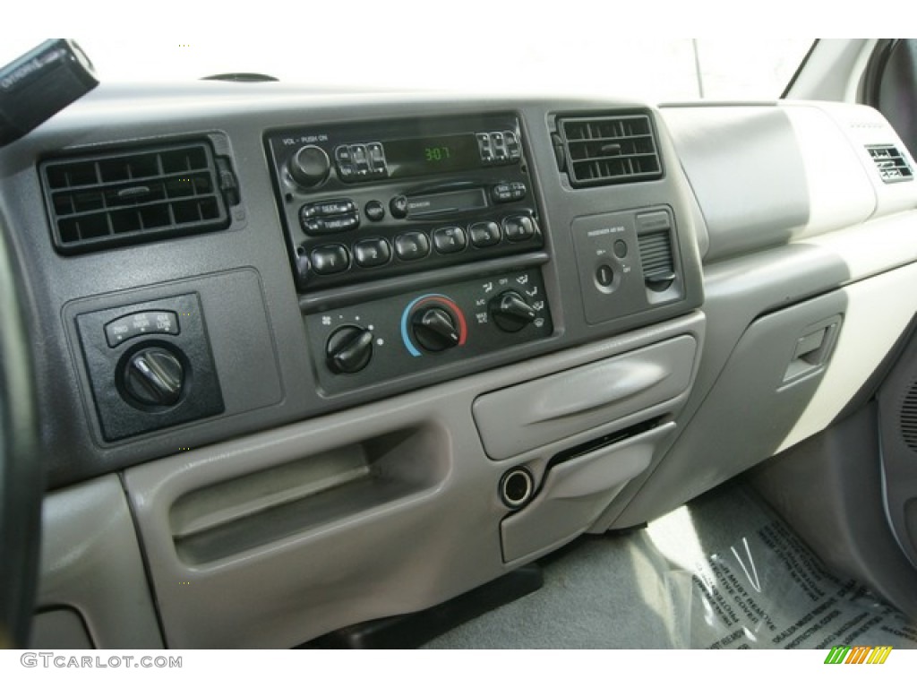 2000 Ford F250 Super Duty XLT Extended Cab 4x4 Medium Graphite Dashboard Photo #61176211