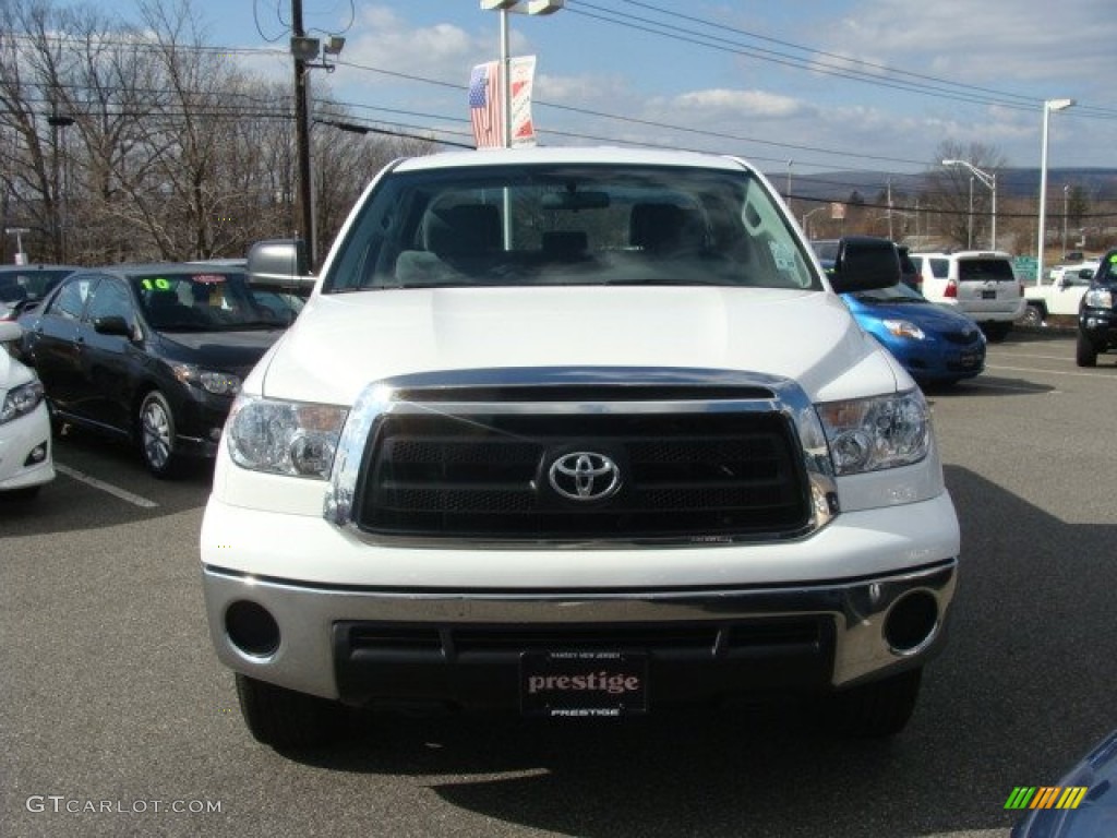 2011 Tundra Double Cab 4x4 - Super White / Graphite Gray photo #2