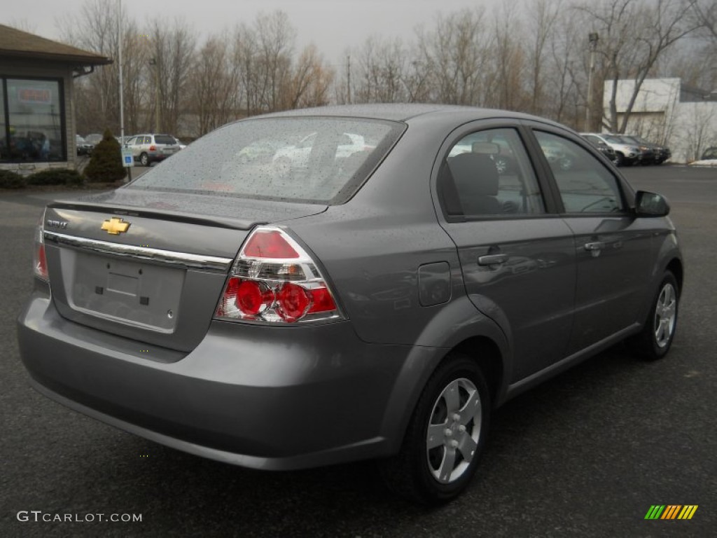 2010 Aveo LT Sedan - Medium Gray / Charcoal photo #2