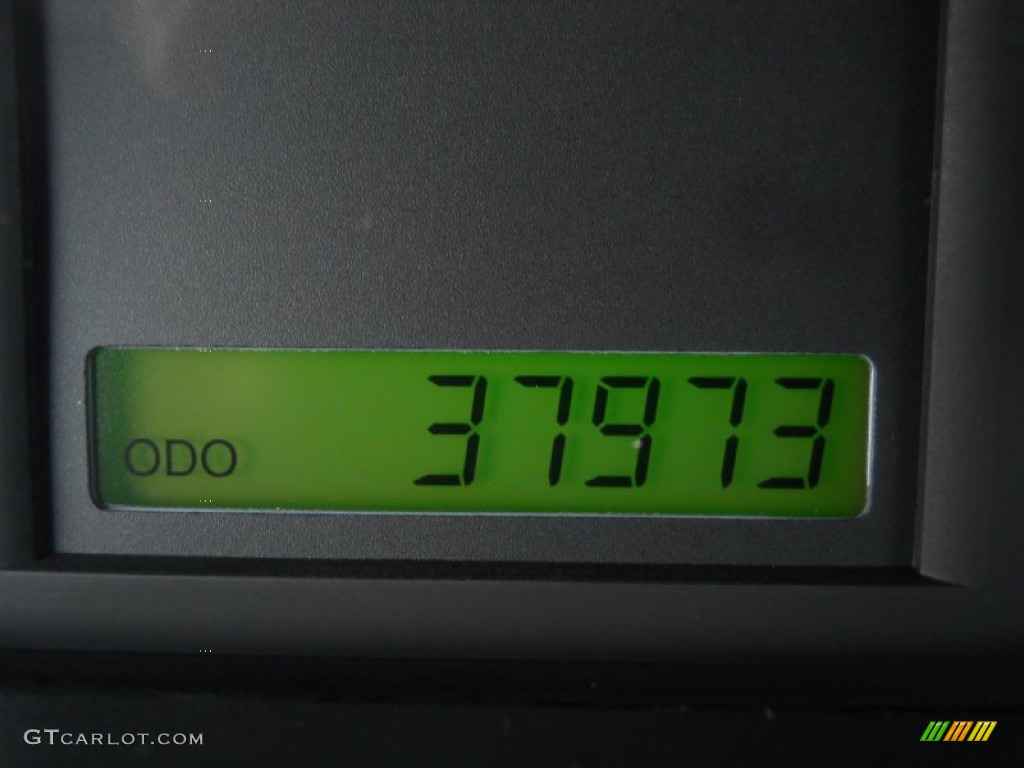 2010 Aveo LT Sedan - Medium Gray / Charcoal photo #3