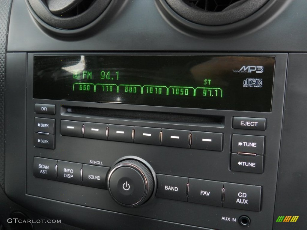 2010 Aveo LT Sedan - Medium Gray / Charcoal photo #5