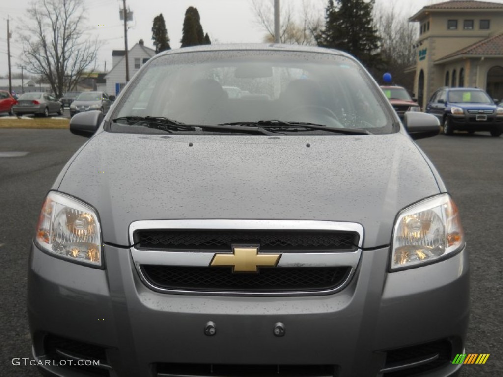 2010 Aveo LT Sedan - Medium Gray / Charcoal photo #14