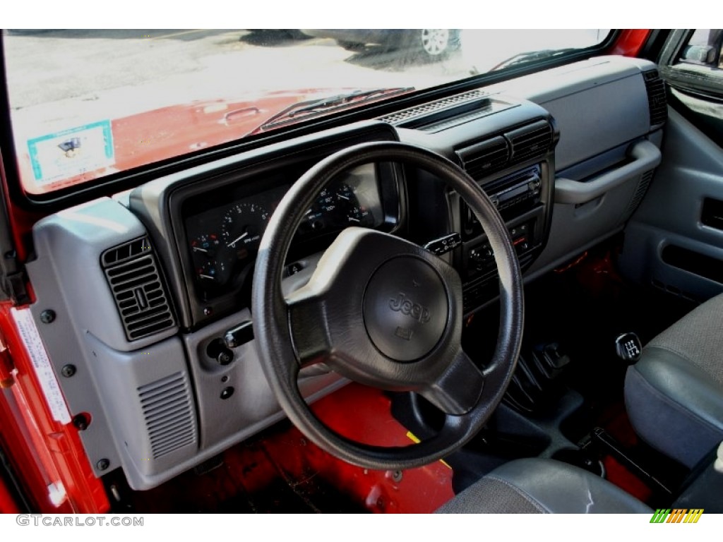 1998 Wrangler SE 4x4 - Flame Red / Gray photo #6