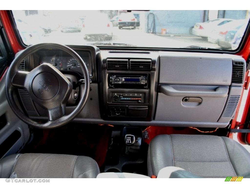 1998 Wrangler SE 4x4 - Flame Red / Gray photo #7