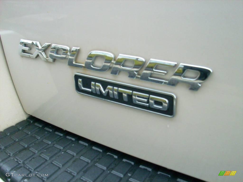2005 Explorer Limited 4x4 - Ivory Parchment Tri Coat / Medium Parchment photo #12