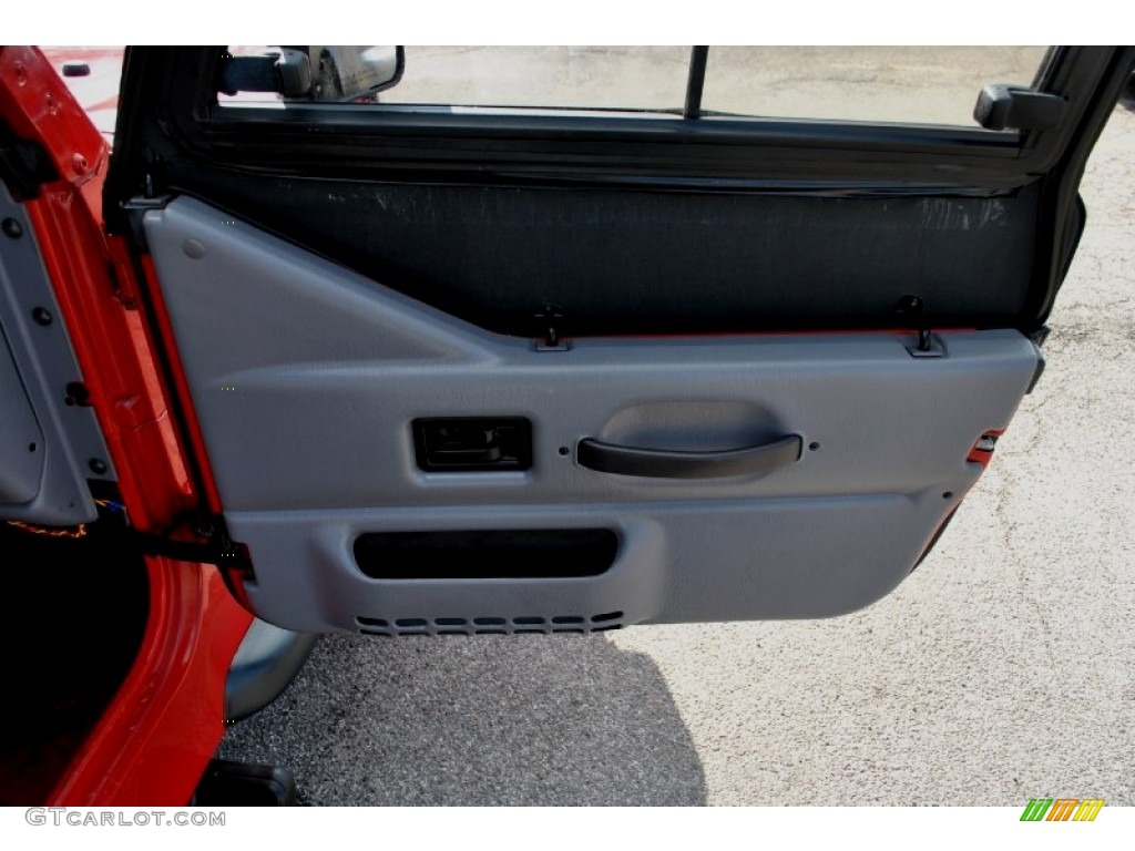 1998 Wrangler SE 4x4 - Flame Red / Gray photo #14
