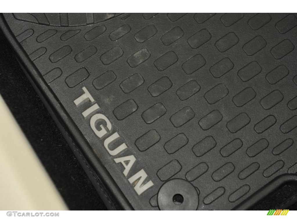 2012 Tiguan SEL - Deep Black Metallic / Beige photo #12