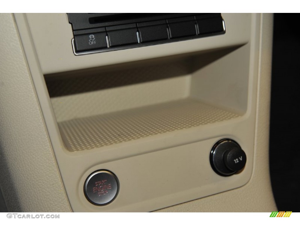 2012 Tiguan SEL - Deep Black Metallic / Beige photo #18