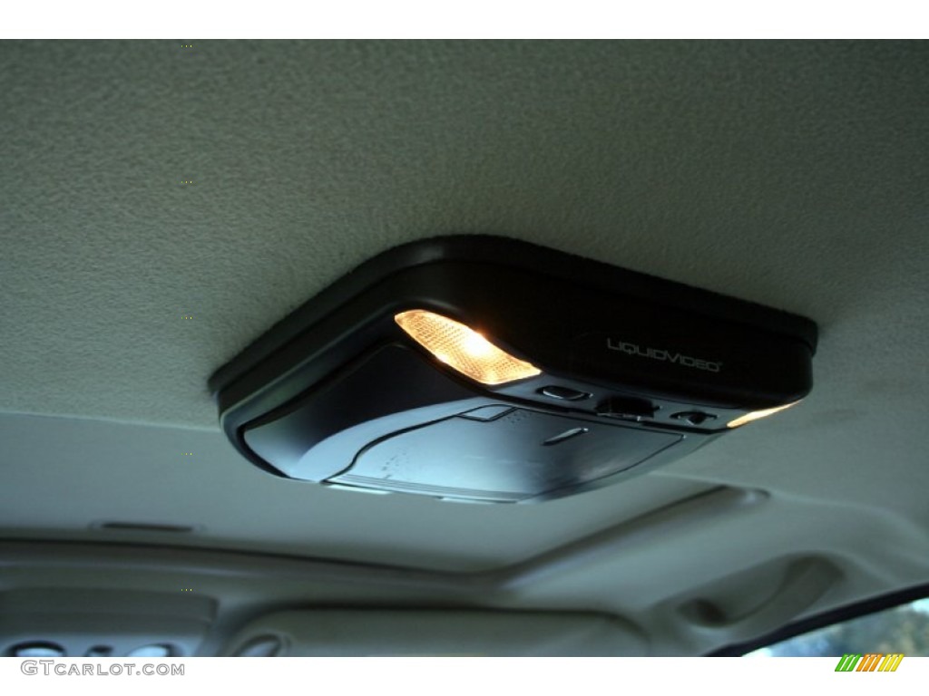 2002 Suburban 2500 LT 4x4 - Onyx Black / Medium Gray/Neutral photo #60