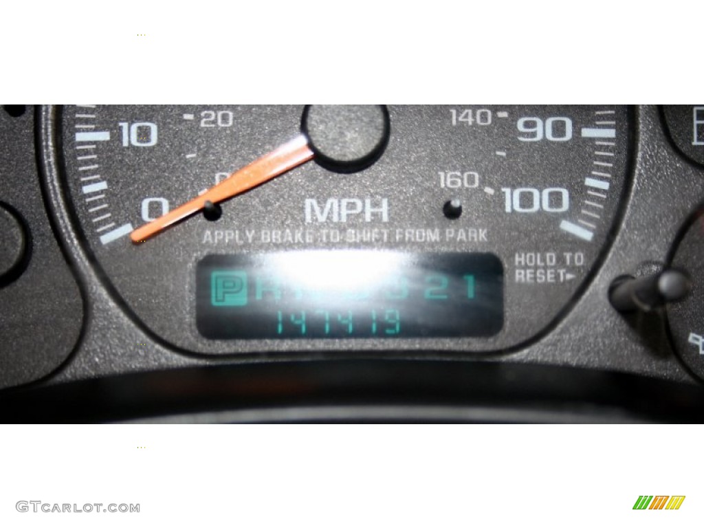 2002 Suburban 2500 LT 4x4 - Onyx Black / Medium Gray/Neutral photo #66