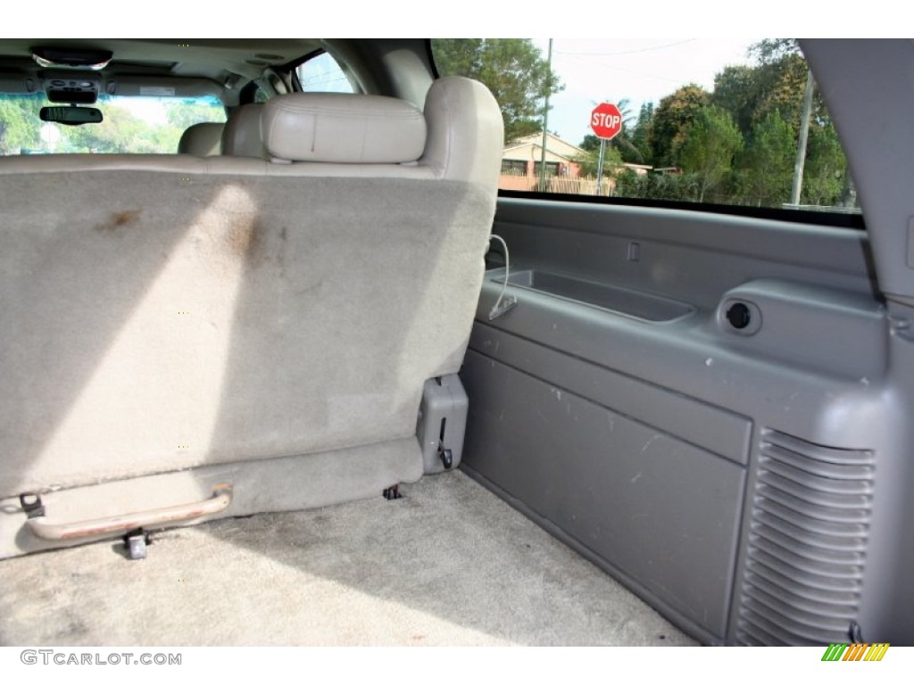 2002 Suburban 2500 LT 4x4 - Onyx Black / Medium Gray/Neutral photo #79