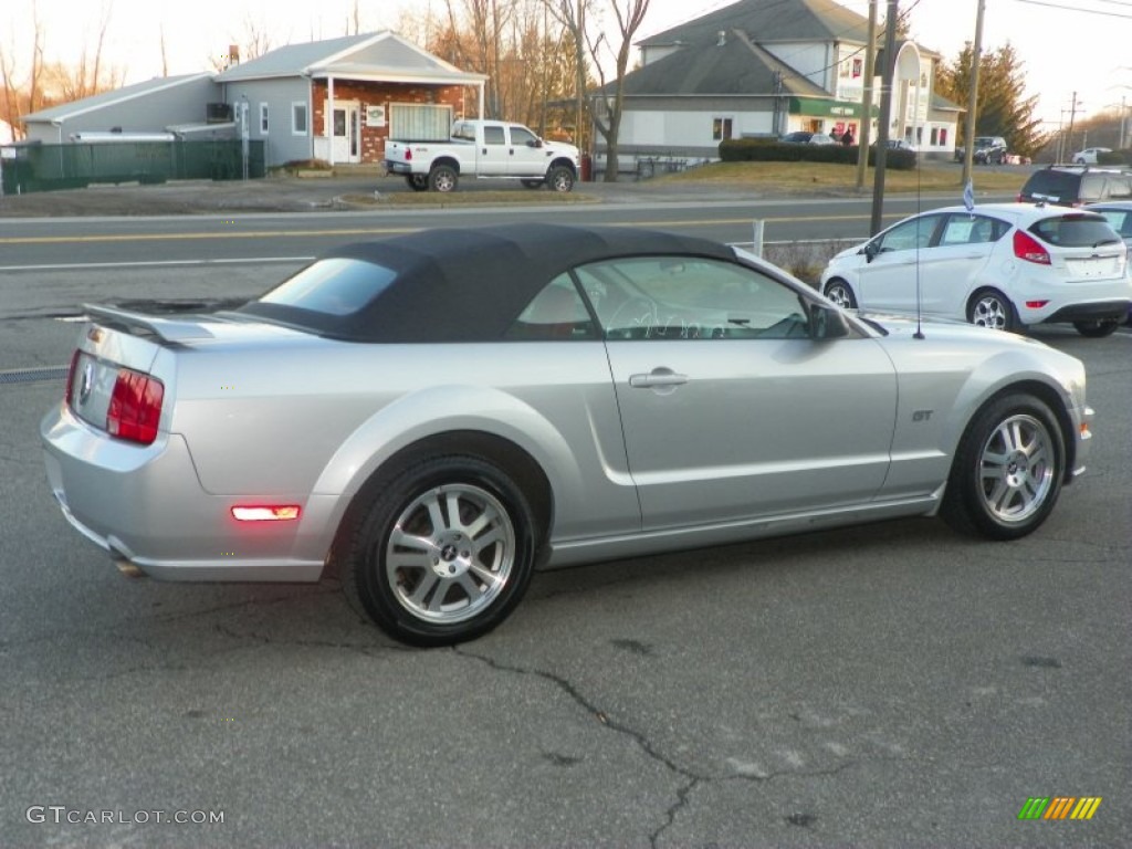 2006 Mustang GT Premium Convertible - Satin Silver Metallic / Red/Dark Charcoal photo #16