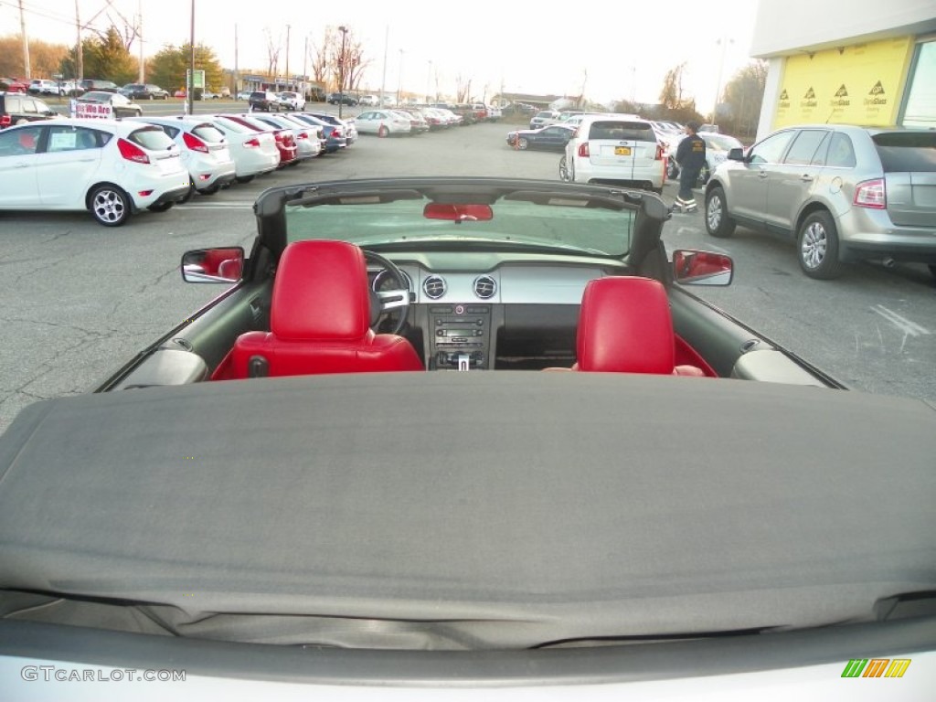 2006 Mustang GT Premium Convertible - Satin Silver Metallic / Red/Dark Charcoal photo #19