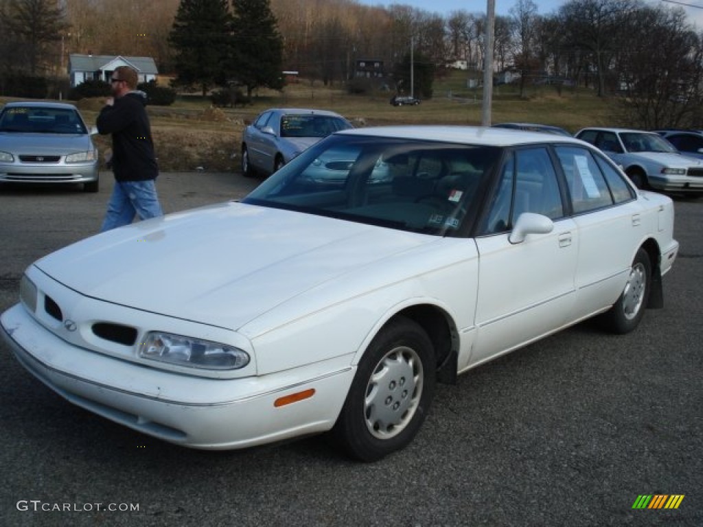 1997 Eighty-Eight LS - Bright White / Beige photo #1