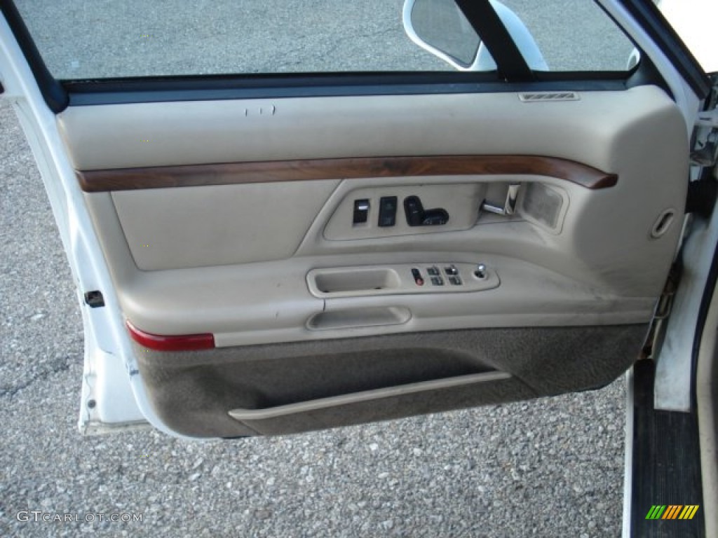 1997 Eighty-Eight LS - Bright White / Beige photo #10