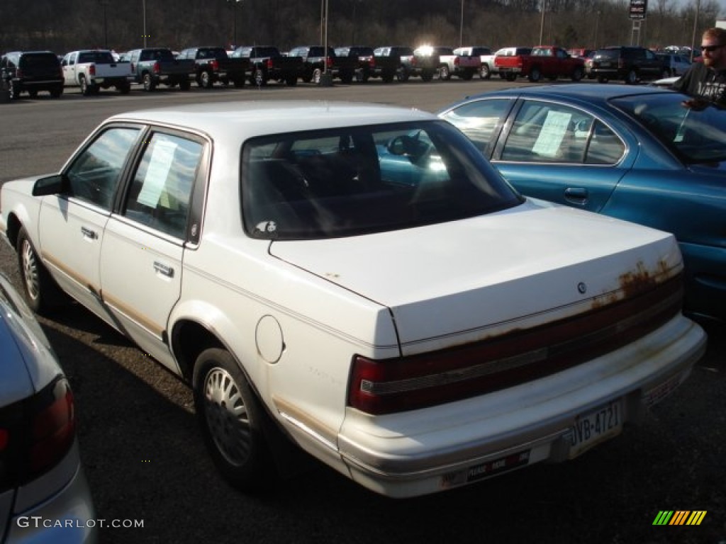 1994 Century Special Sedan - Bright White / Red photo #6