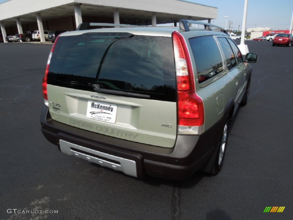 2007 XC70 AWD Cross Country - Willow Green Metallic / Taupe photo #4