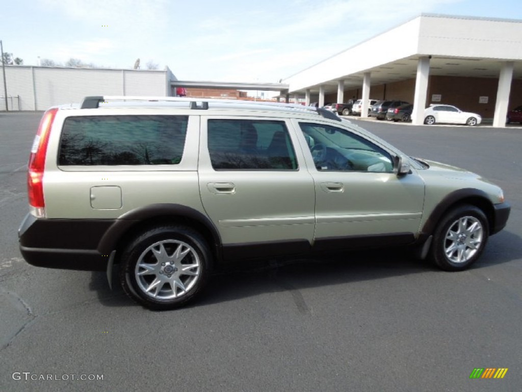 2007 XC70 AWD Cross Country - Willow Green Metallic / Taupe photo #5