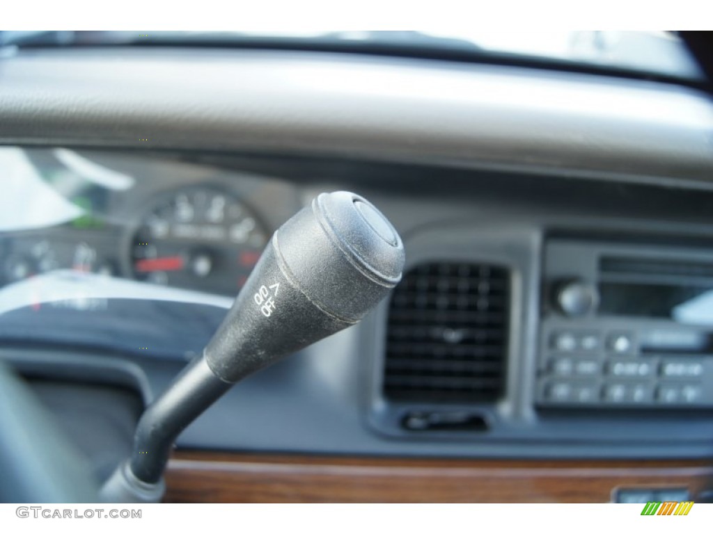 2006 Crown Victoria LX - Tungsten Metallic / Medium Light Stone photo #25