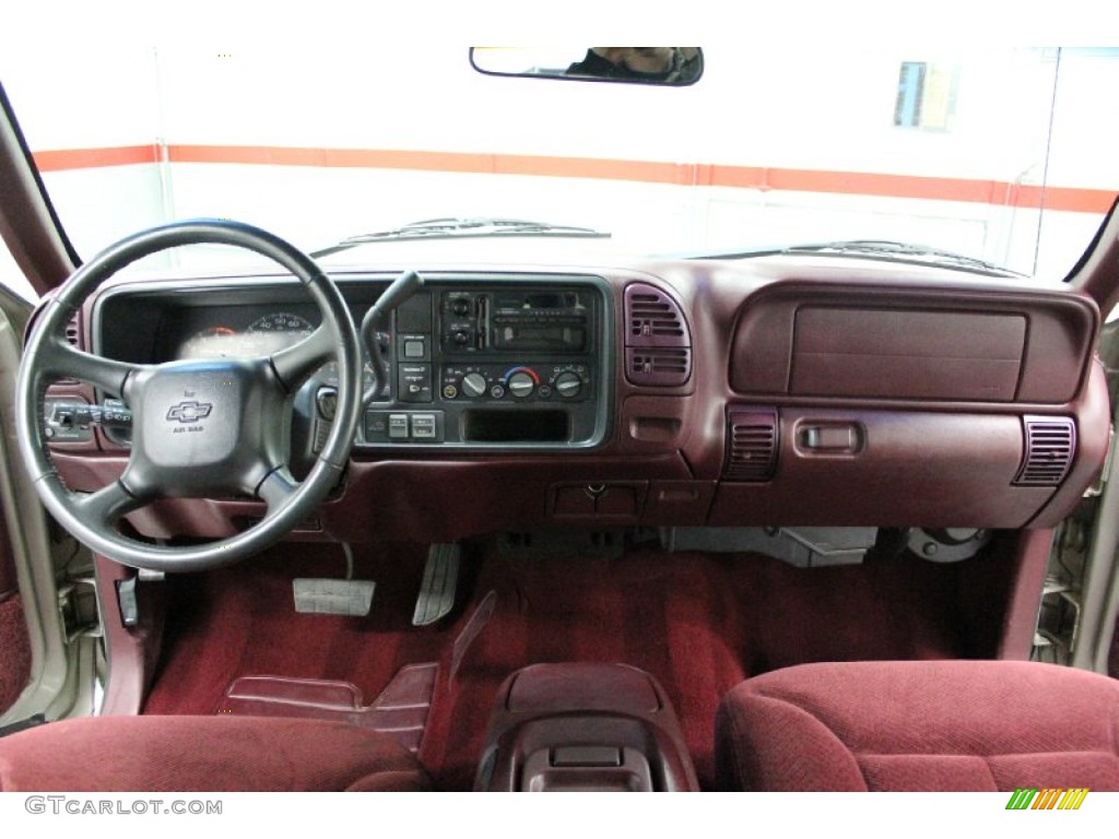 1998 Chevrolet C/K K1500 Silverado Extended Cab 4x4 Red Dashboard Photo #61200091